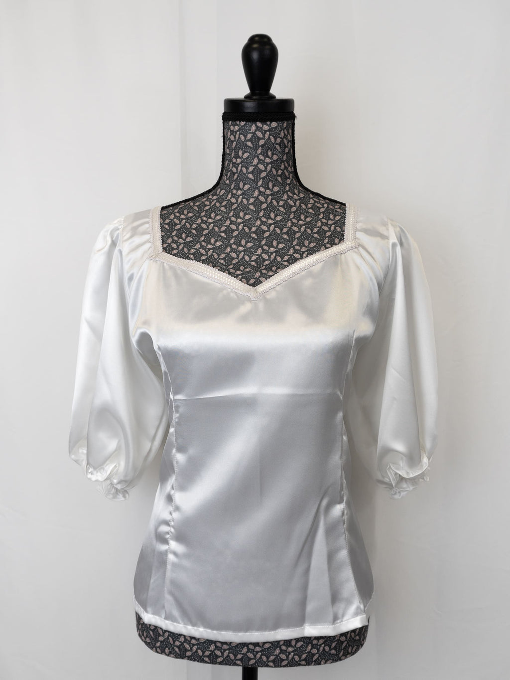 Body satin manche courte bouffante