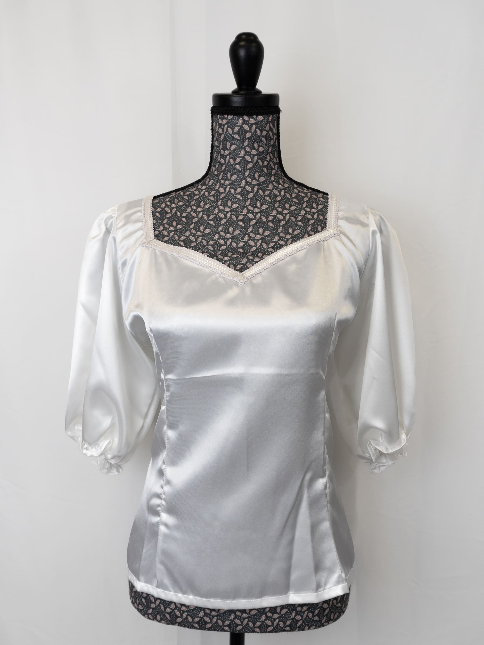 Body satin manche courte bouffante