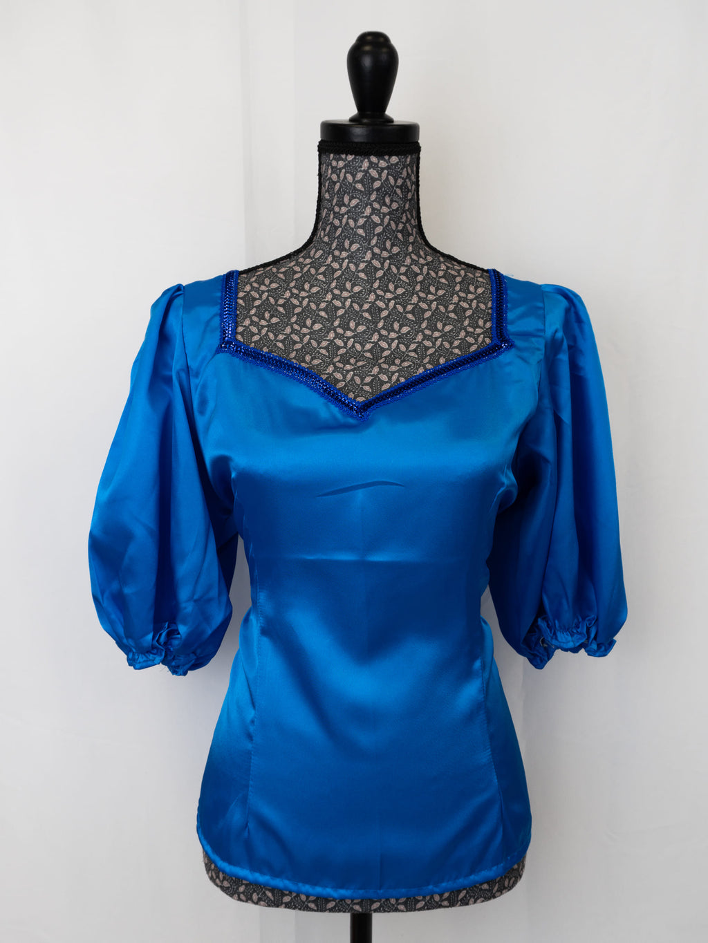 Body satin manche courte bouffante
