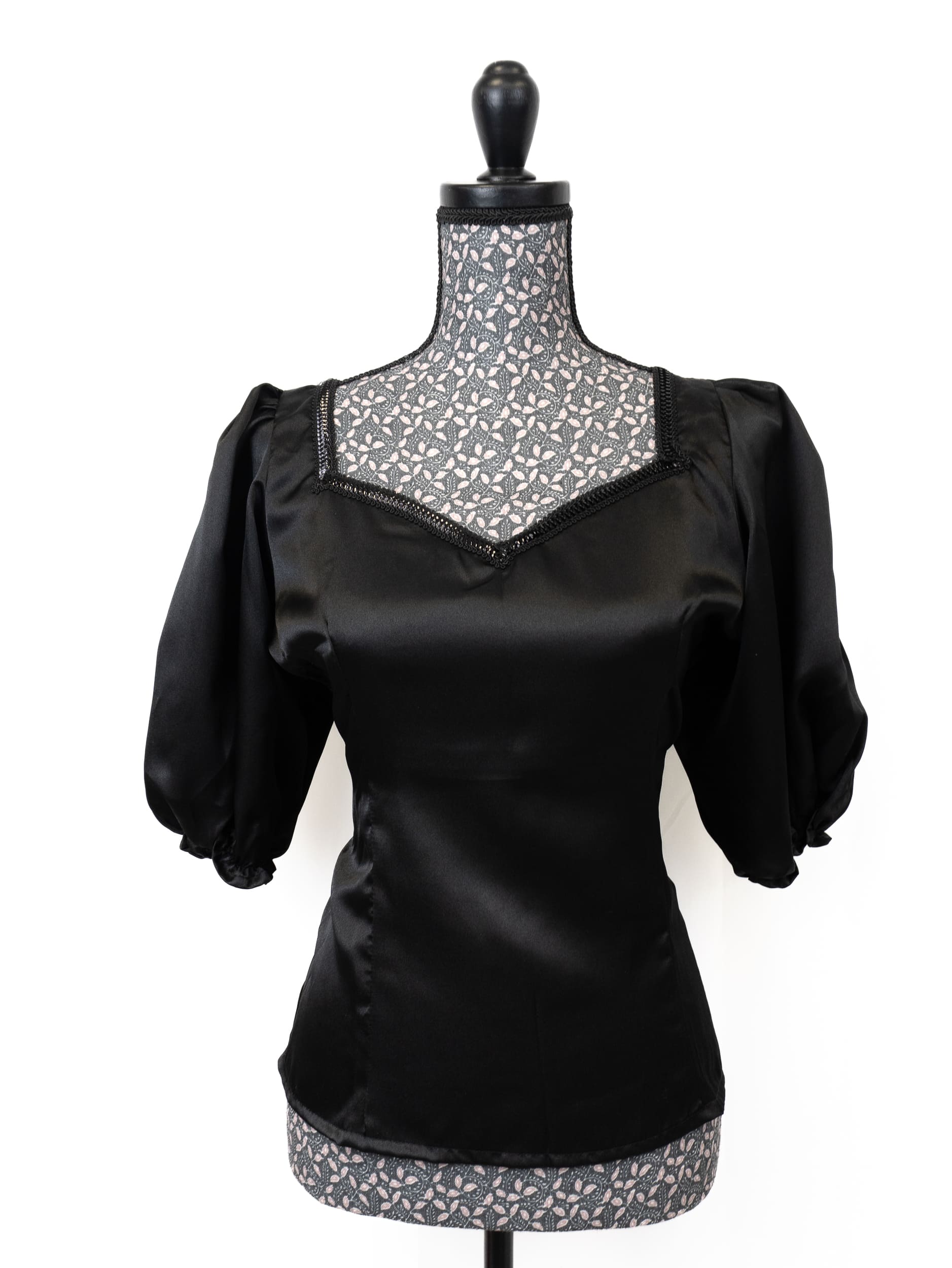 Body satin manche courte bouffante