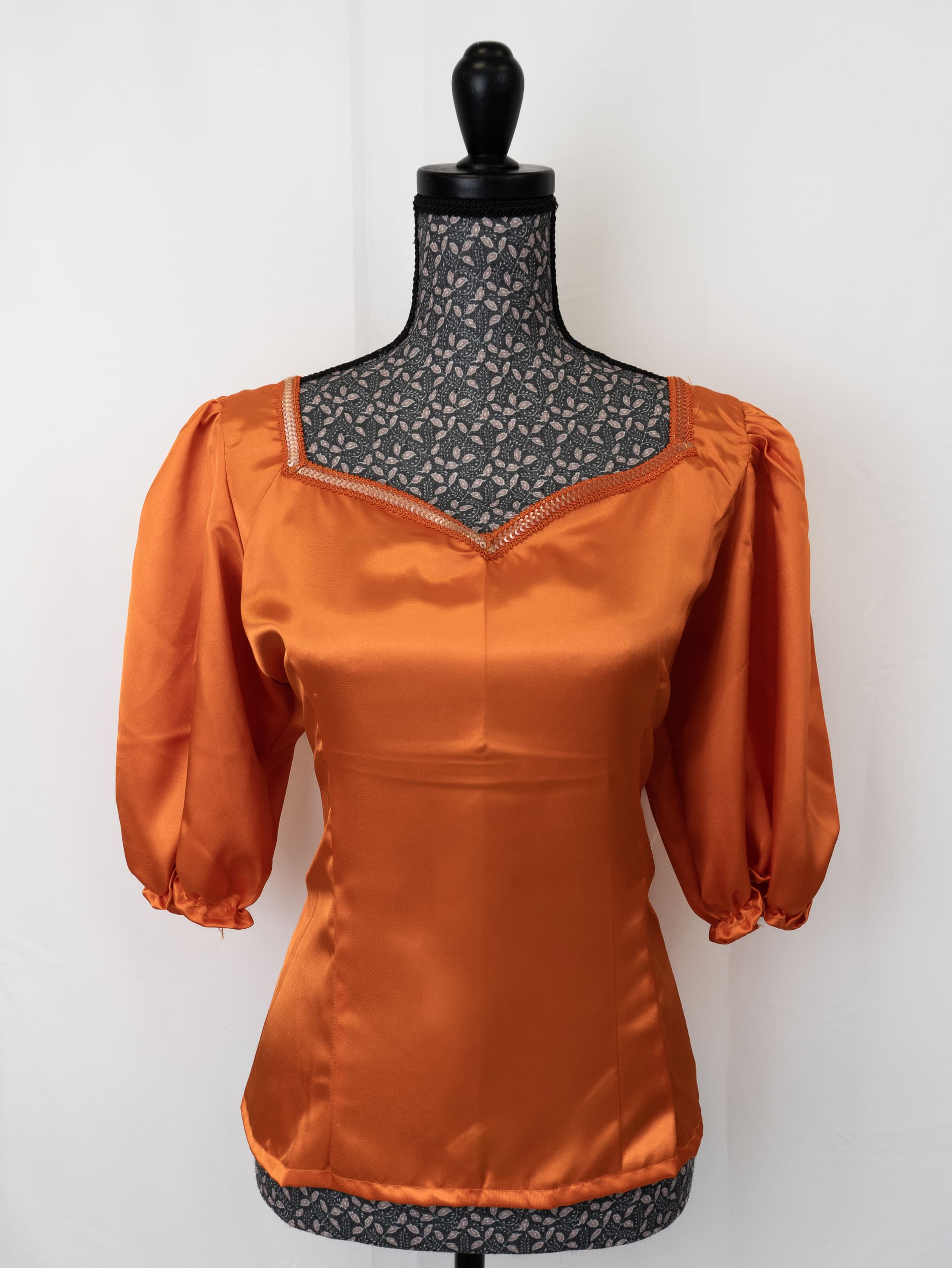 Body satin manche courte bouffante