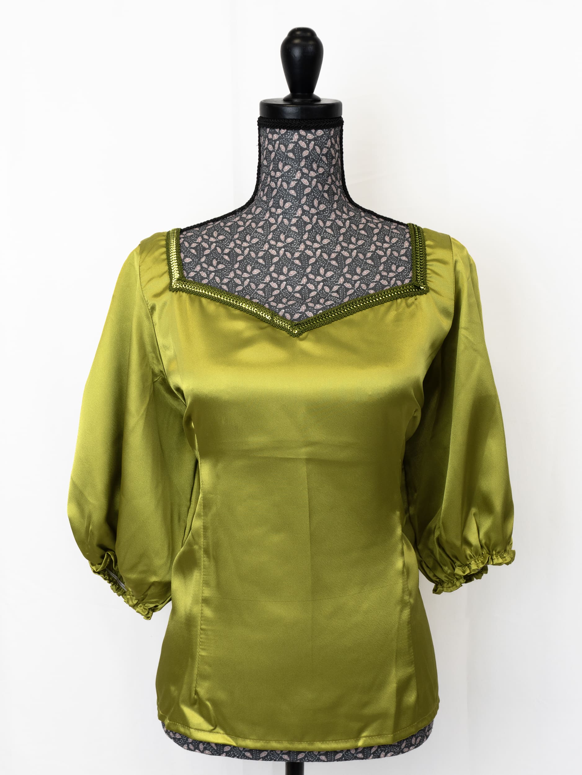 Body satin manche courte bouffante