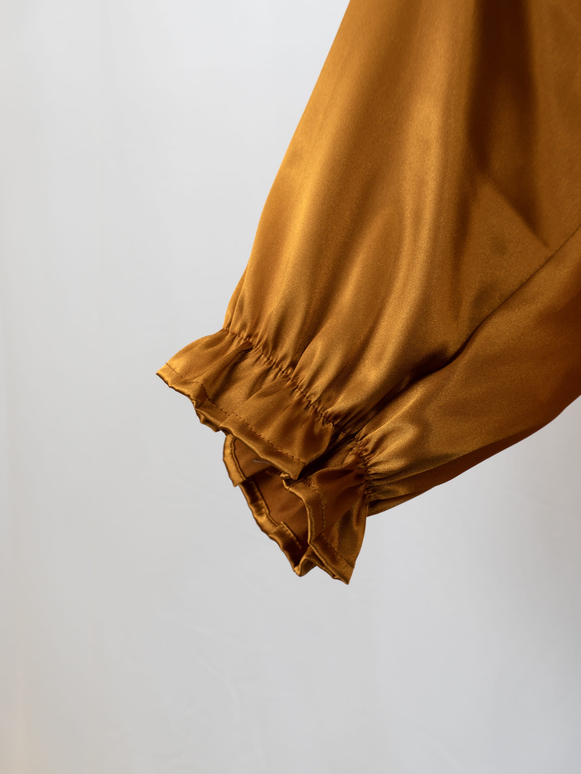 Body satin manche longue bouffante